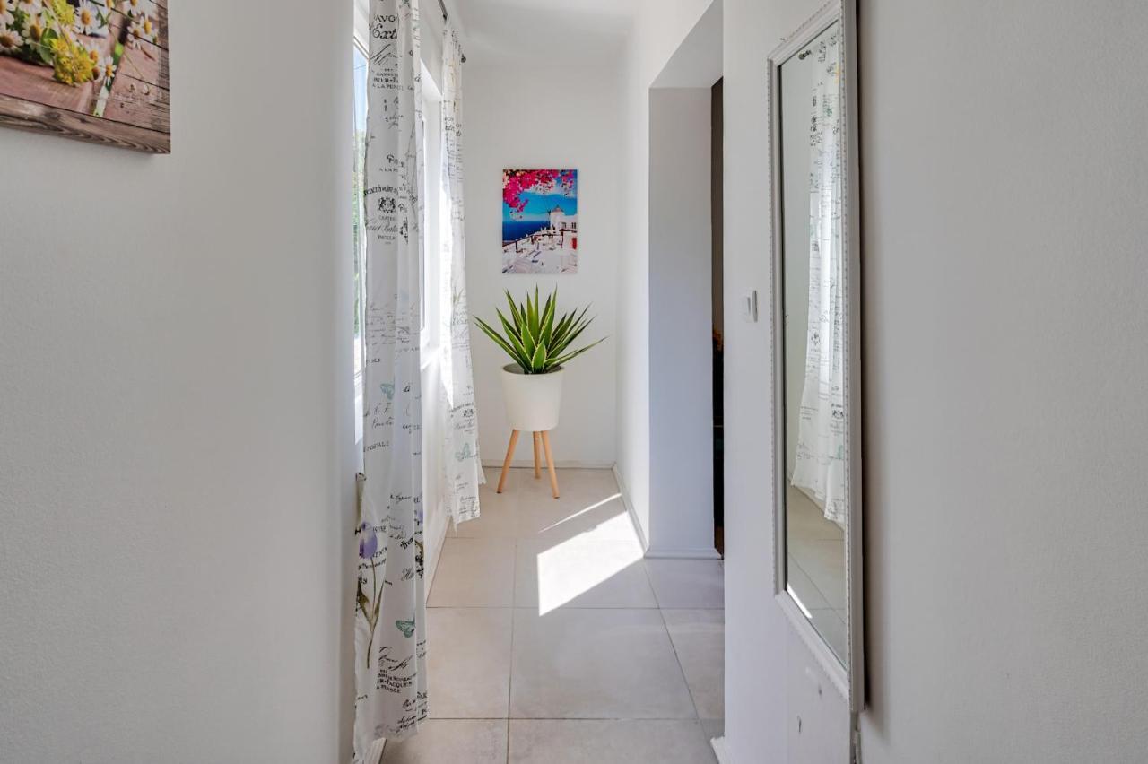 Villa Matija Ližnjan Exteriör bild