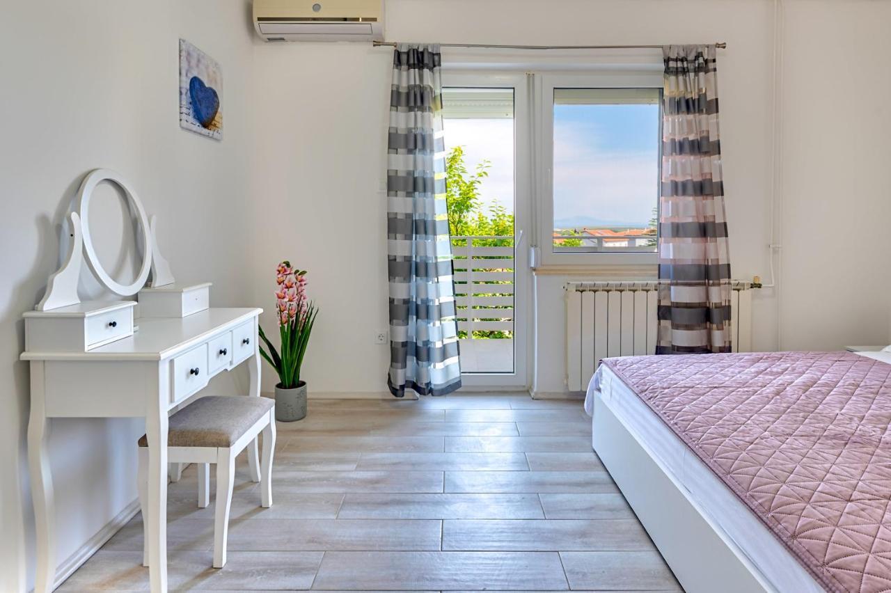 Villa Matija Ližnjan Exteriör bild