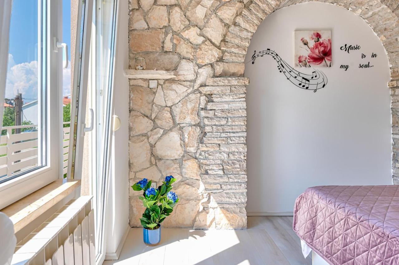 Villa Matija Ližnjan Exteriör bild
