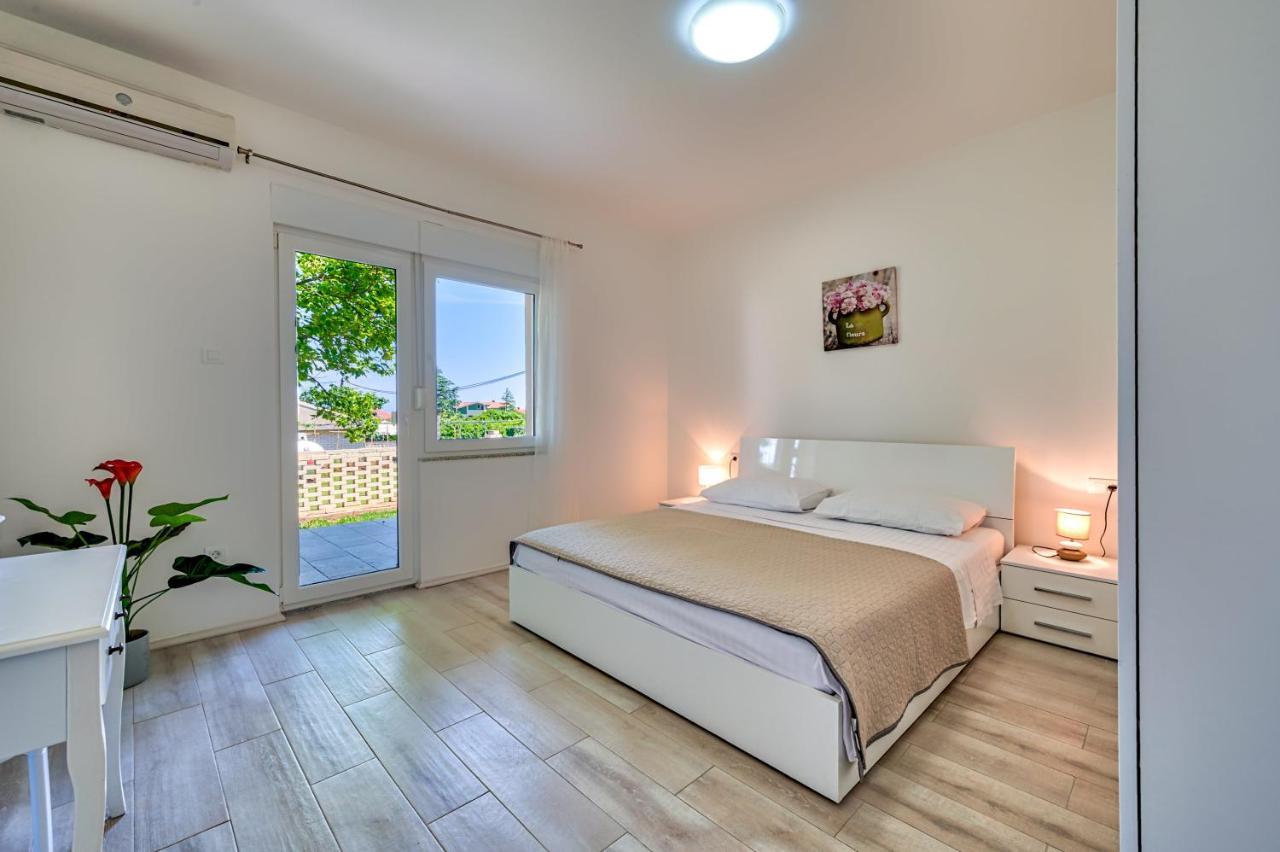 Villa Matija Ližnjan Exteriör bild