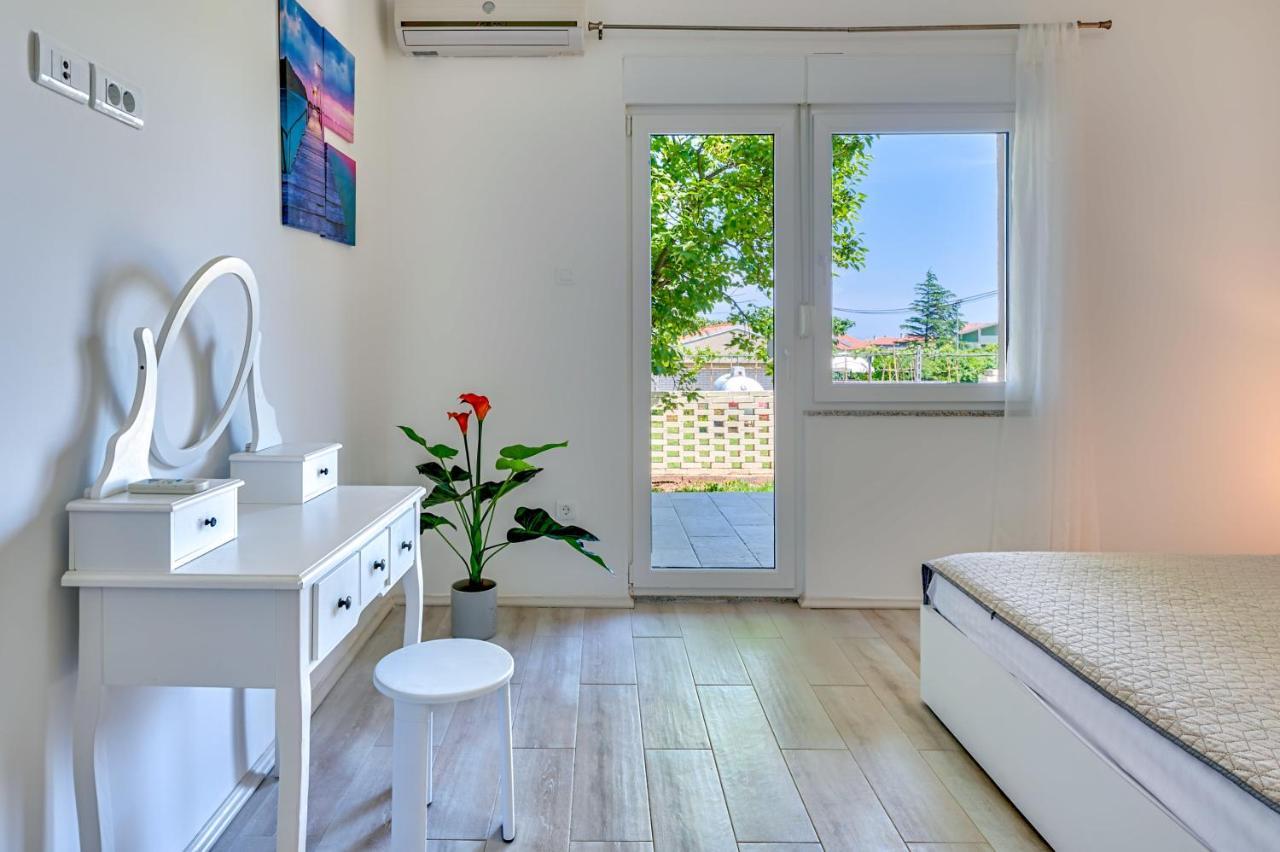 Villa Matija Ližnjan Exteriör bild