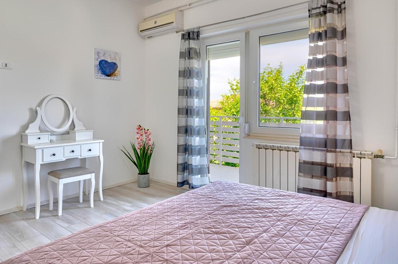 Villa Matija Ližnjan Exteriör bild